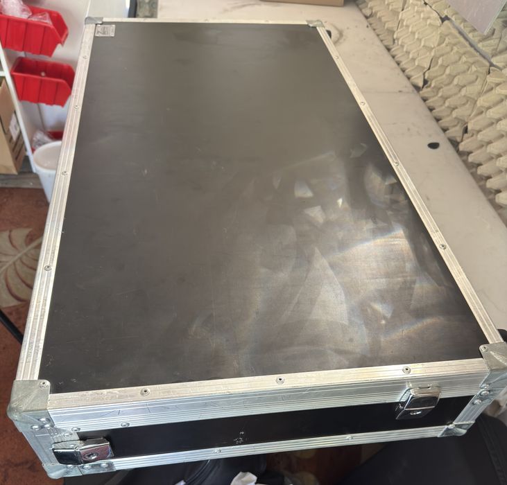 Case, skrzynia, rack na konsole, mikser