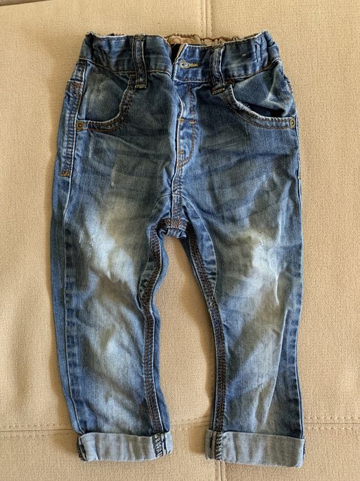 Віддам безкоштовно троє дитячих джинсів 12–18 місяців