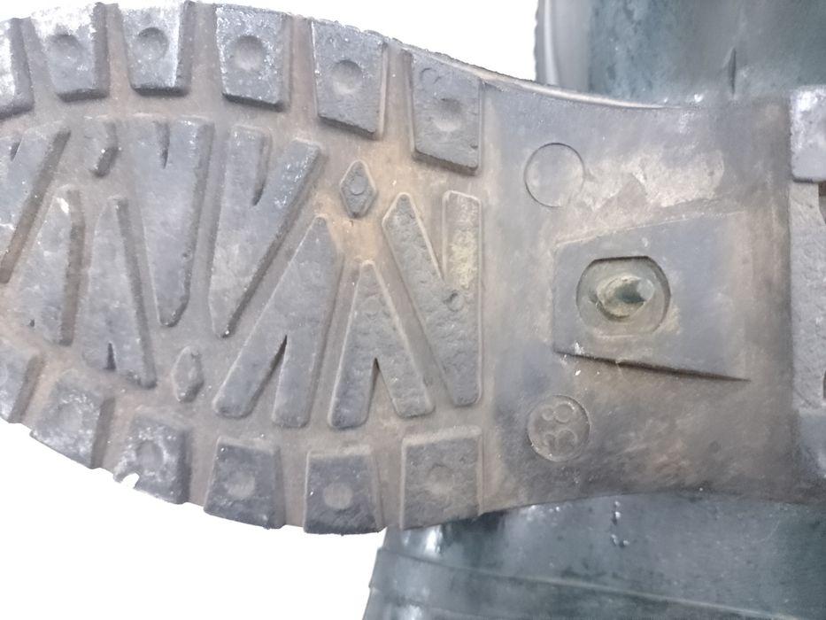 Резиновые сапоги