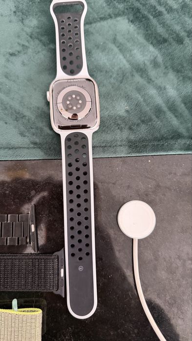 Apple watch serie 7 45mm Nike esition