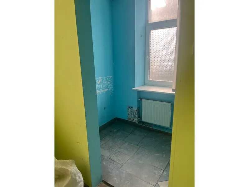 Фасадне приміщення 98.5 м² у самому центрі Прилук – під ваш бізнес!