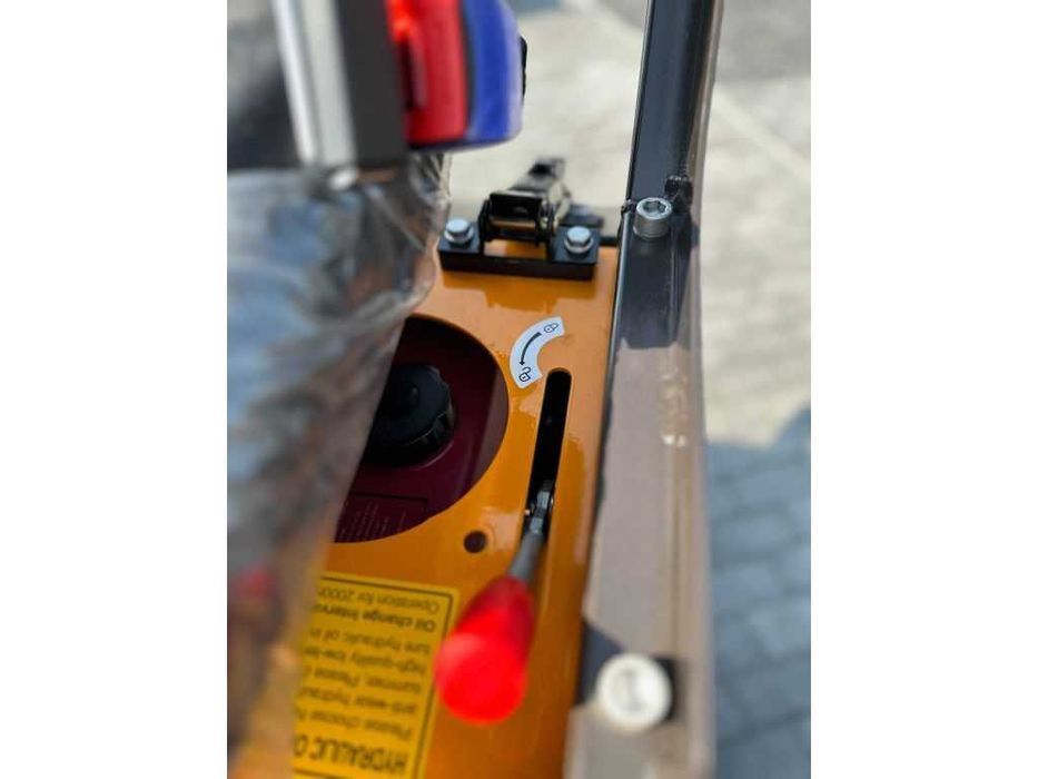 Гусеничний міні екскаватор NEX XN10 Rhinoceros