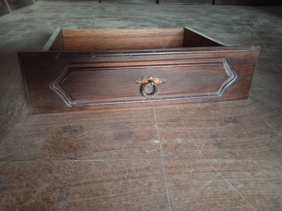 Armário de baixo antigo de cozinha (Gavetas, portas e moldura em madei