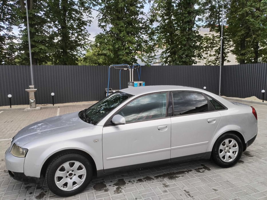 Автомобіль Ауді  а4
