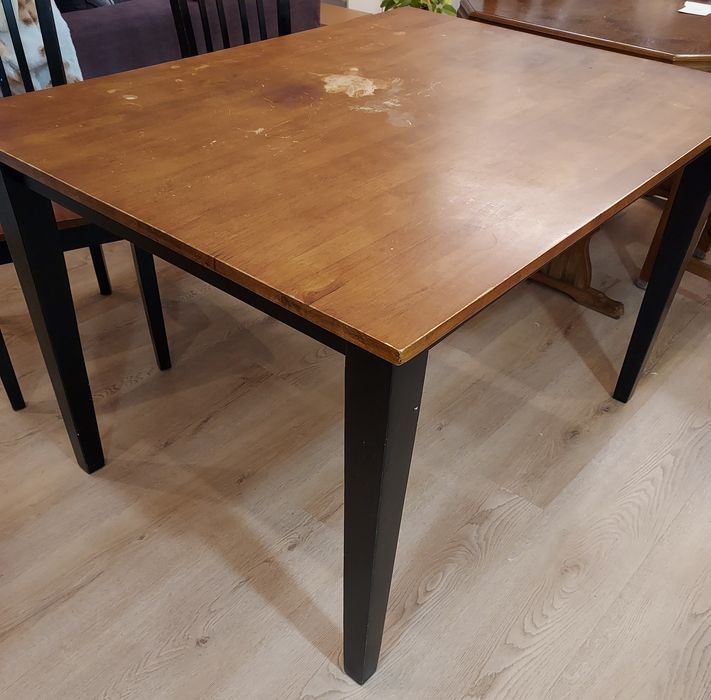 Mesa com 4 cadeiras 122*91cm