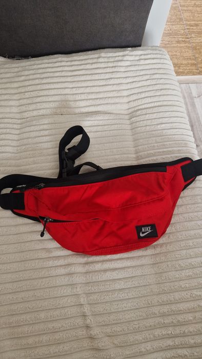 Saszetka nerka Nike