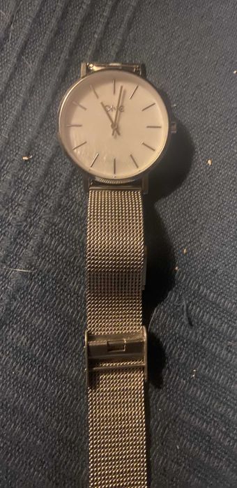 relogio one com bracelete prateada