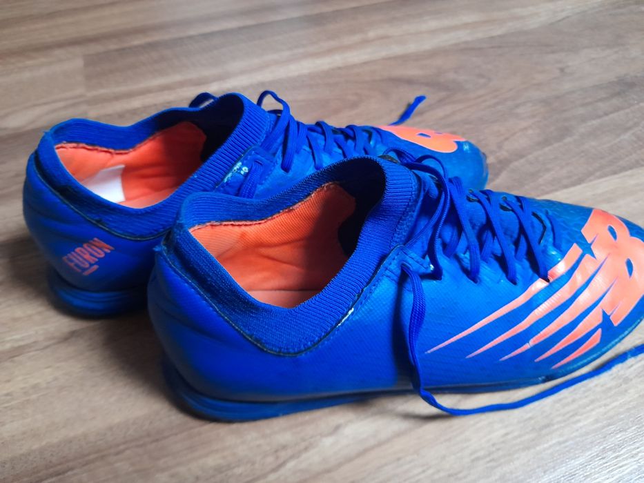 Buty halówki r. 39 sportowe trochę uszkodzone