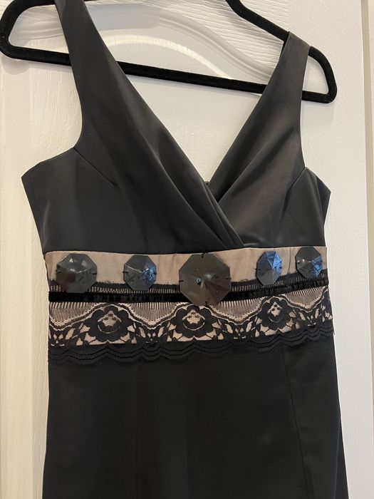 Koktajlowa sukienka mala czarna