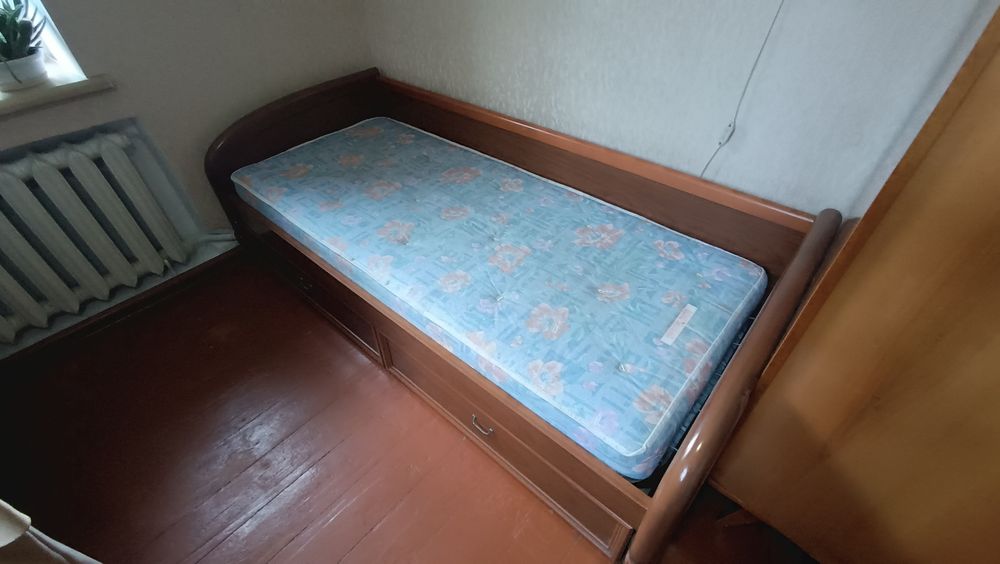 Складне двоспальне ліжко