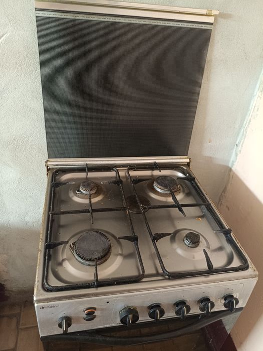 Газова плита і духовка