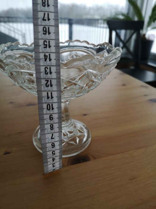 Duża cukiernica na nóżce - szkło lub kryształ