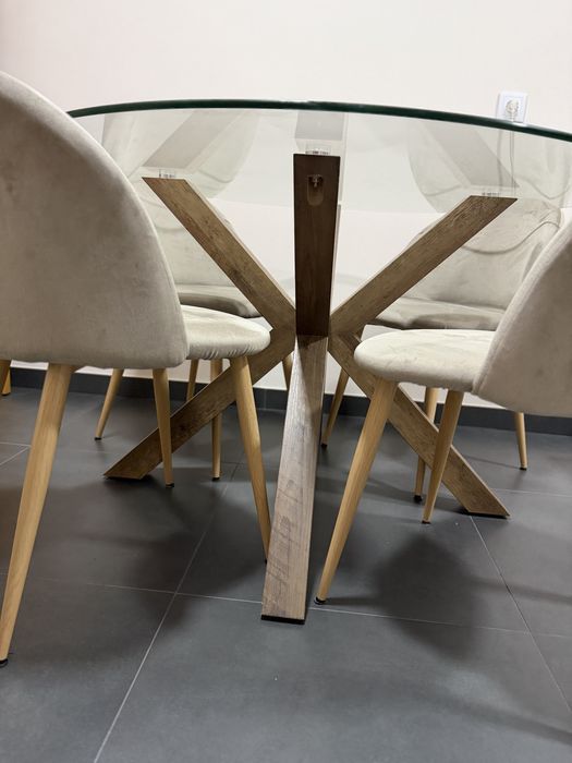 Conjunto mesa redonda + 4 cadeiras | Kave Home/Sklum