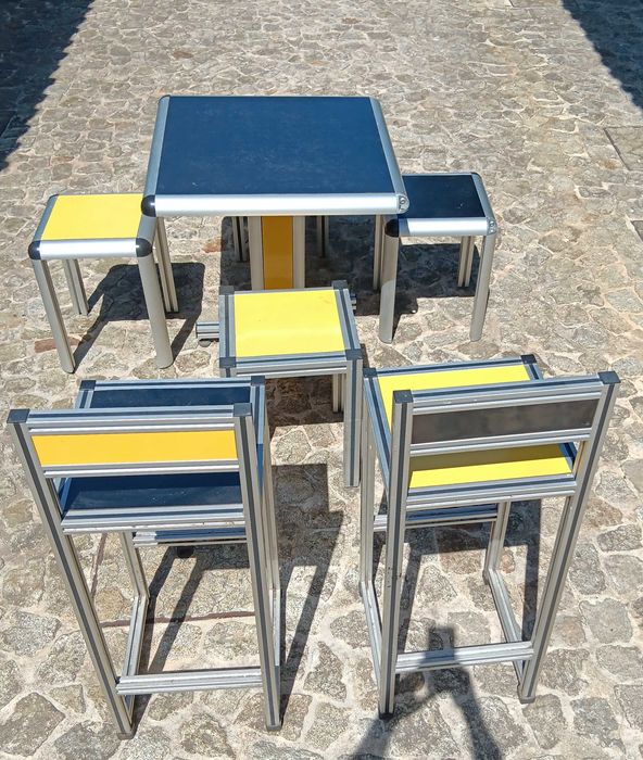Mesa com Cadeiras