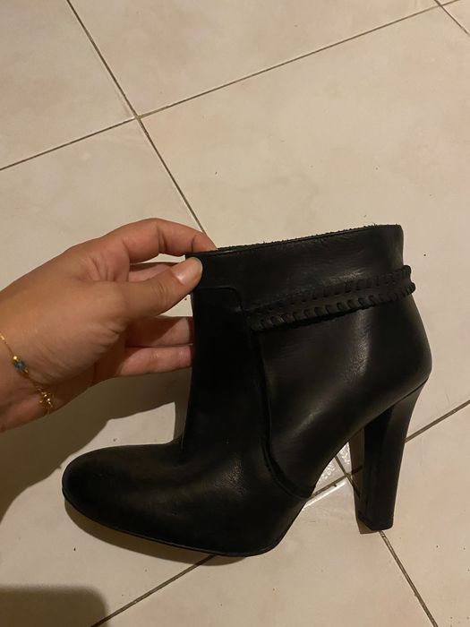 Botas pretas em pele da Massimo Dutti (Tam 37)