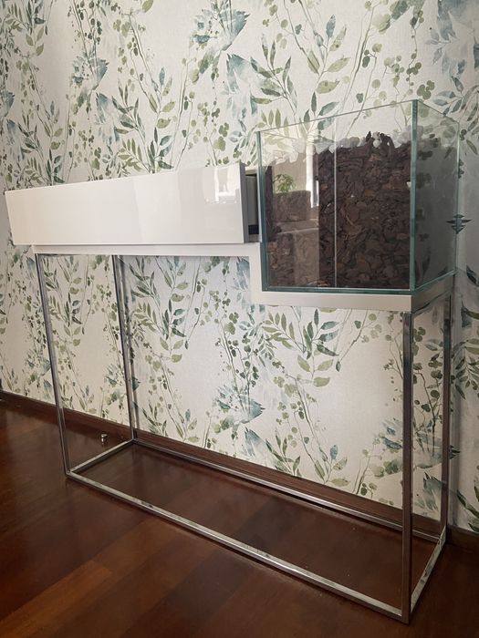 Aparador/consola lacagem alto brilho e inox polido