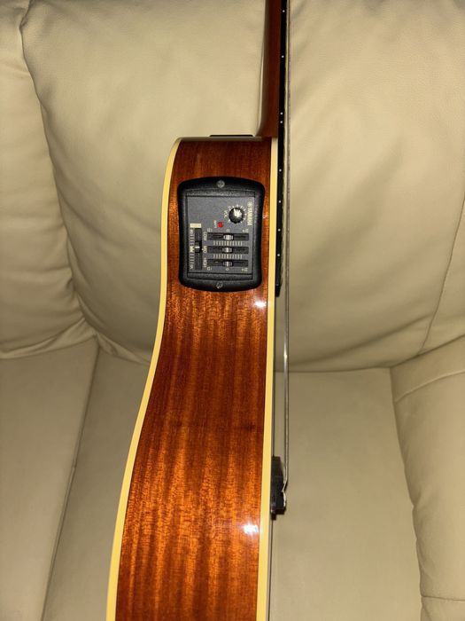 Violão yamaha APX5NA nunca usado