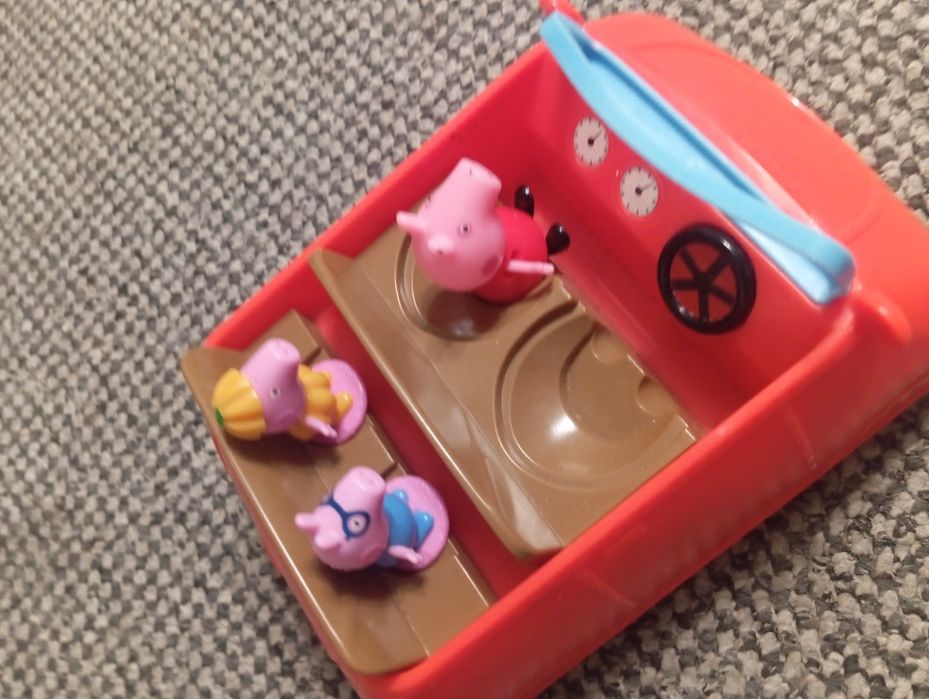 Autko świnka Peppa z dźwiękiem