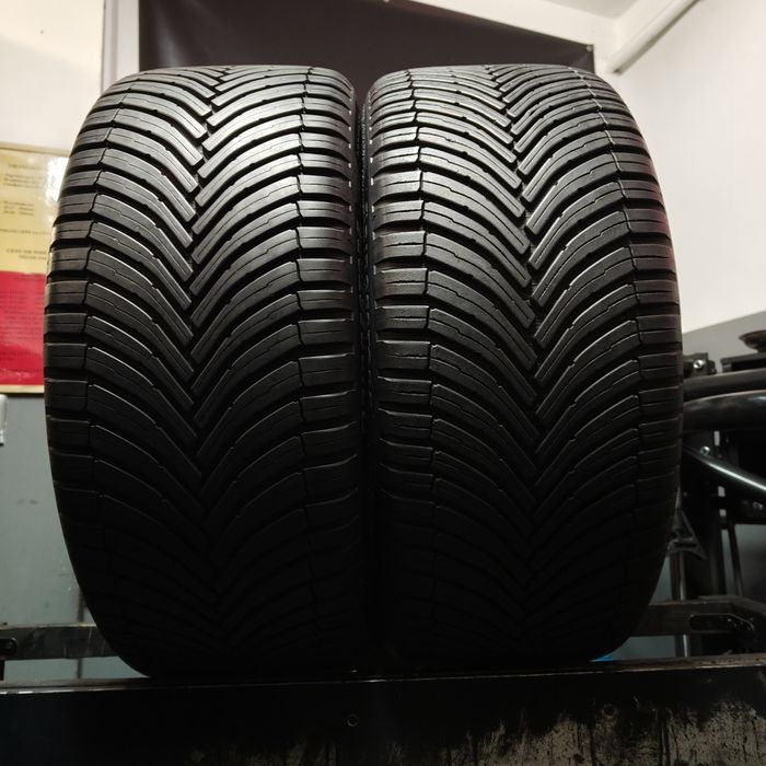 255/40/20 XL Sprzedam parę opon całorocznych Bridgestone z 2024 roku