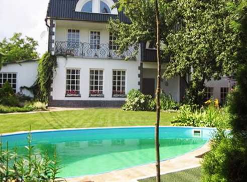 Котедж 350 кв.м подобова оренда  з басейном до 30 осіб