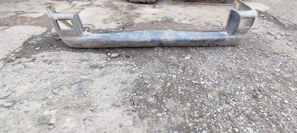 Продам передній та задній бампер до т4