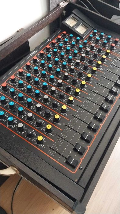 Mesa mixer de som vintage british Dynamix 12/2  - todo a funcionar