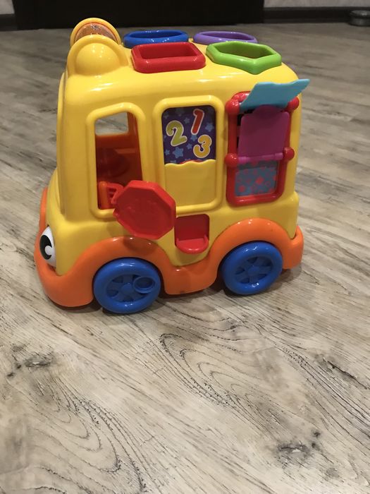 Машинка развивалка для малыша.