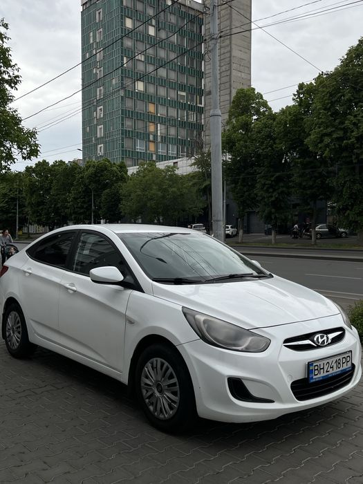 Hyundai Accent 2011