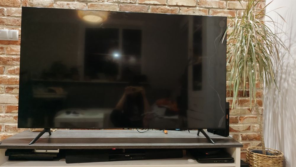 Samsung UE65CU7192U 65" uszkodzony – pęknięta matryca – działa dźwięk