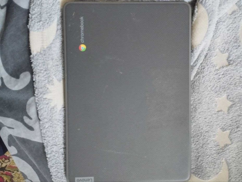 хромбук с дефектом