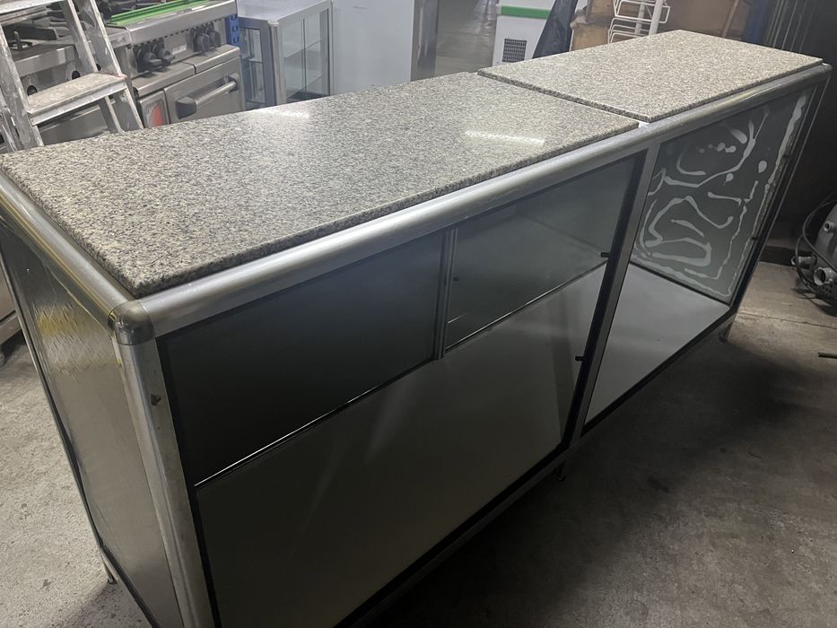 Balcão Móvel em aluminio com tampo em granito 2.00mt