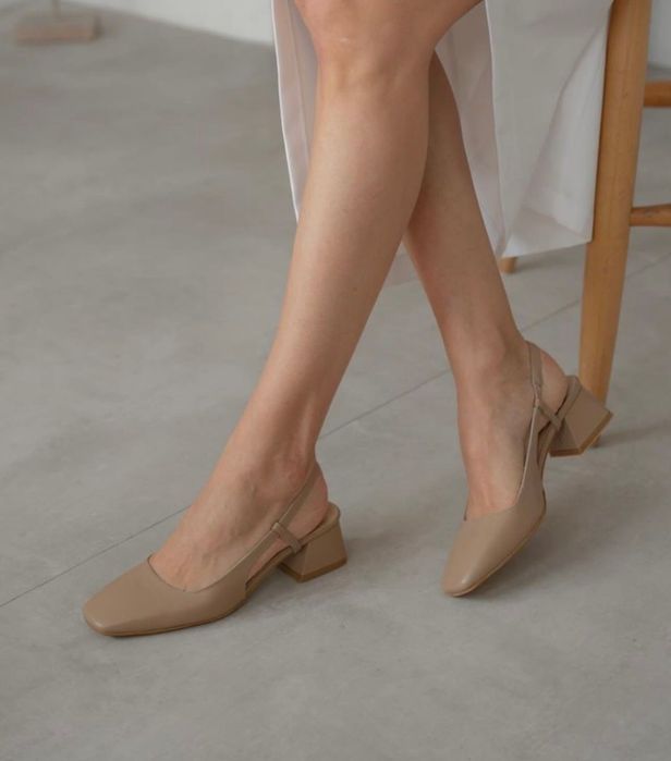 Шкіряні босоніжки ( нові )