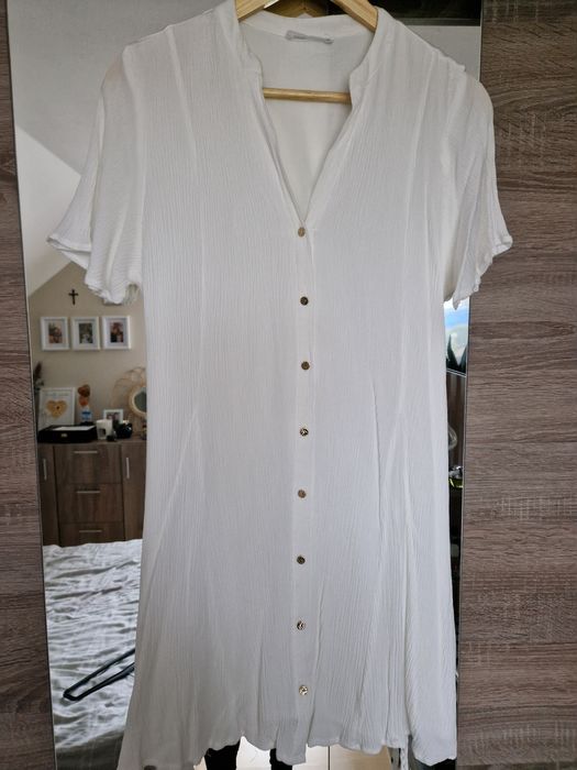 Biała sukienka Sinsay S