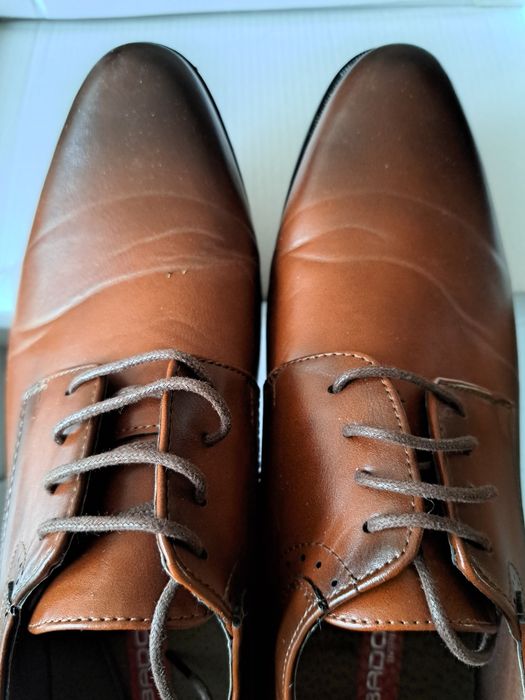 Sprzedam buty skórzane Badoxx prawie nieużywane
