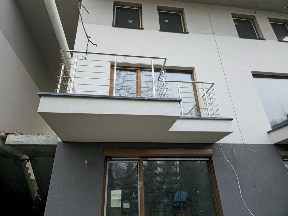 Balustrady nierdzewne zabezpieczenia okienne