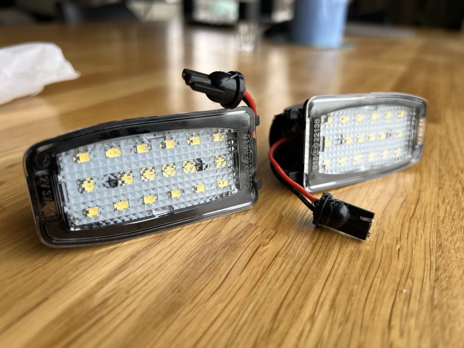 Oswietlenie lusterka volvo s60