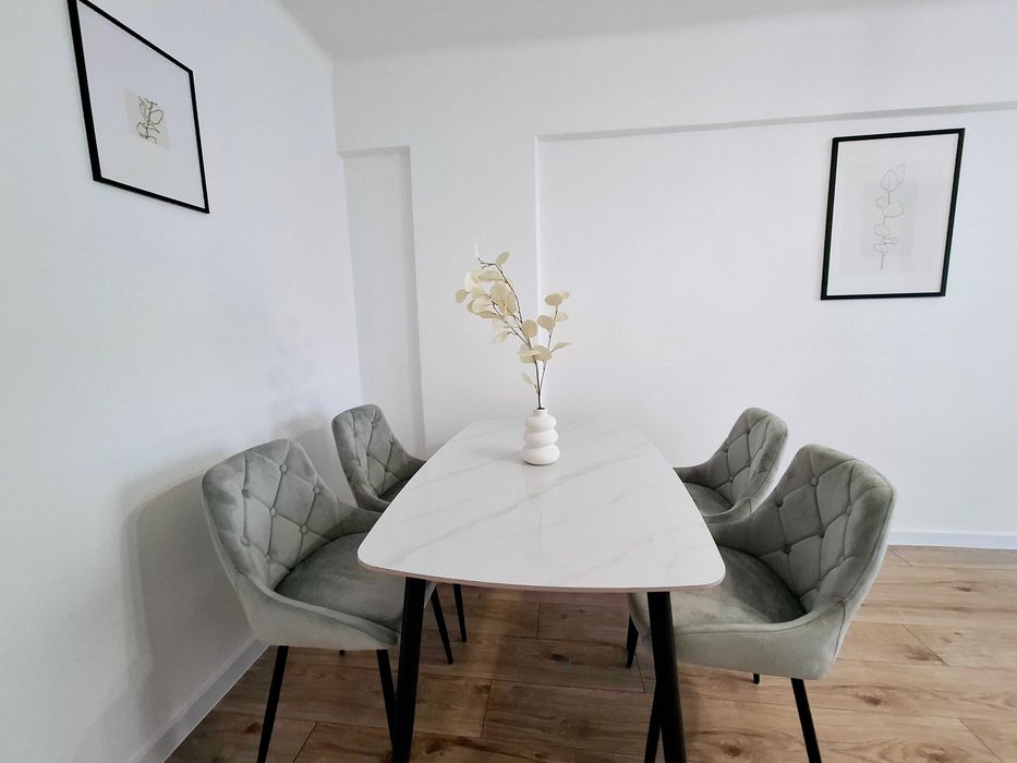 Sprzedam nowy Stół  połysk mamrmur