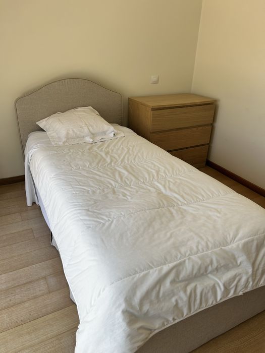 Cama de solteiro com colchão