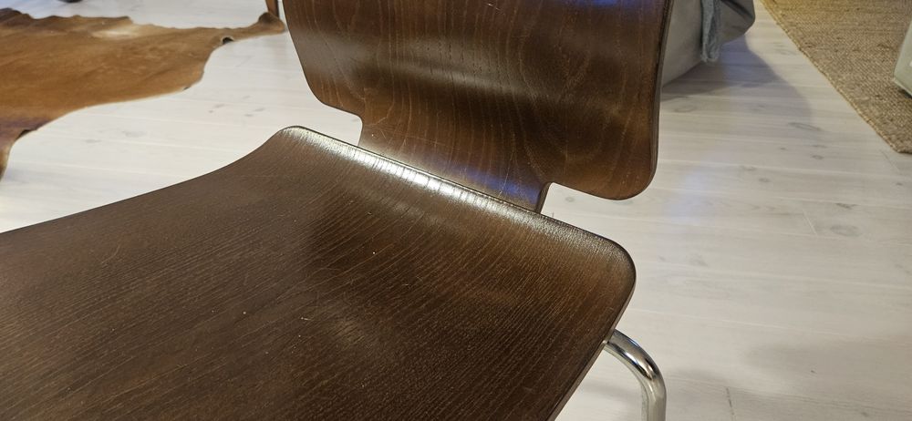 4 cadeiras em chapa de contraplacado