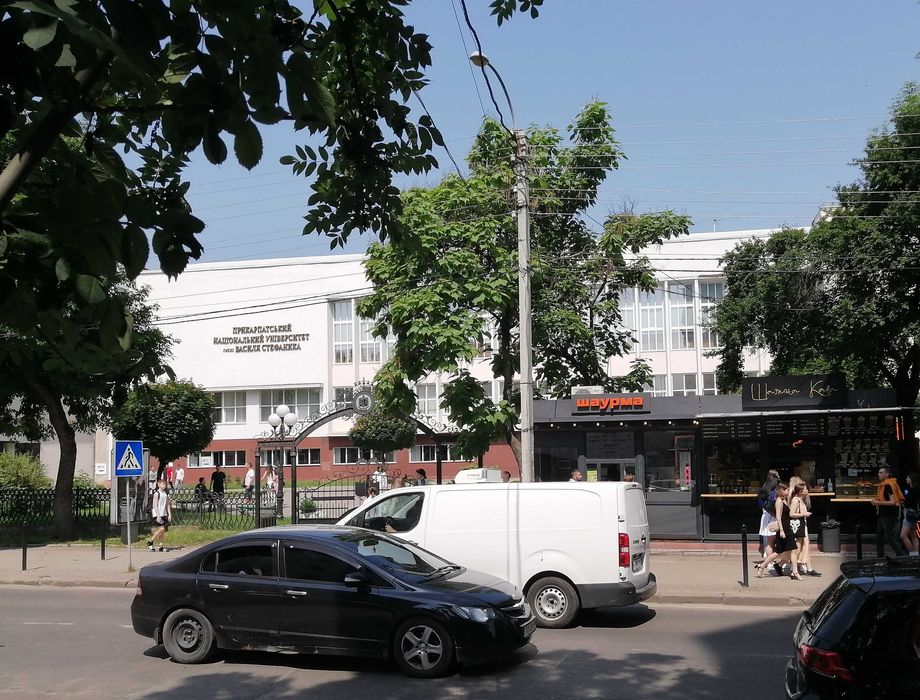 Оренда 1к кв ЦЕНТР Бельведерська-П. Орлика Н/Б А/О. Вільна. Можна з тваринками. Можна з дітьми.