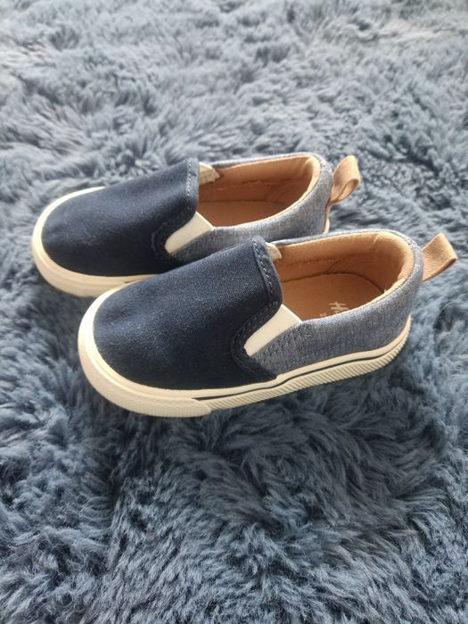 Tenisówki HM 22 jak nowe