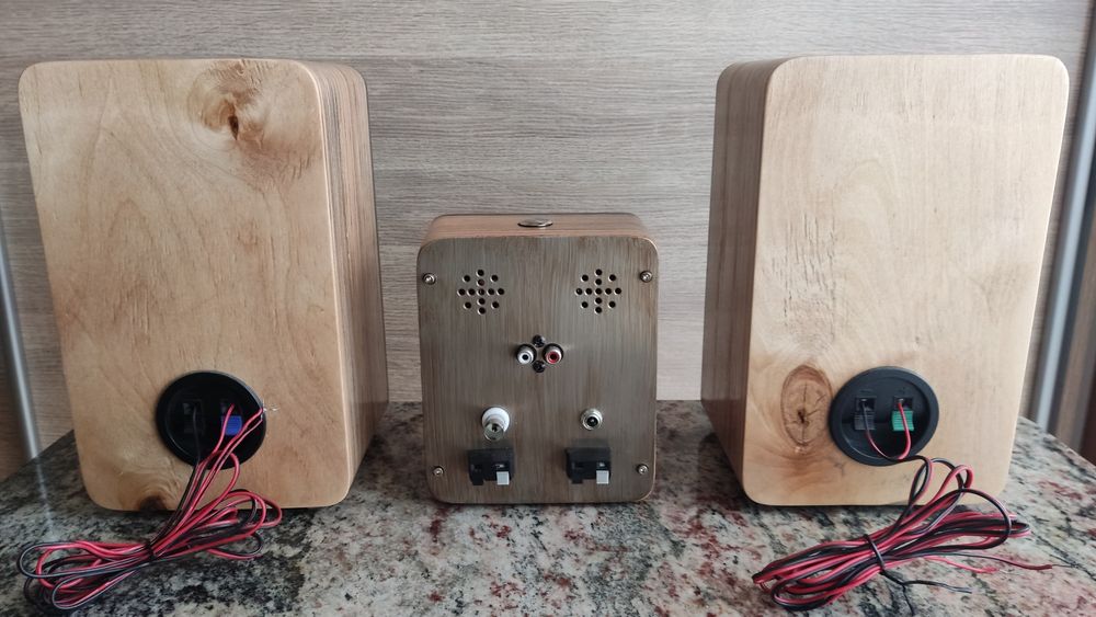 Aparelhagem Bluetooth com colunas