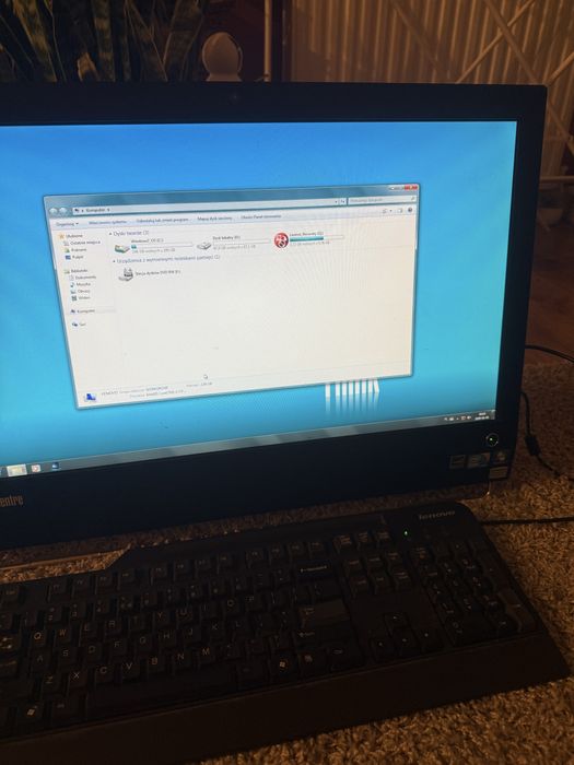 All in one Lenovo ThinkCenter M90z i3