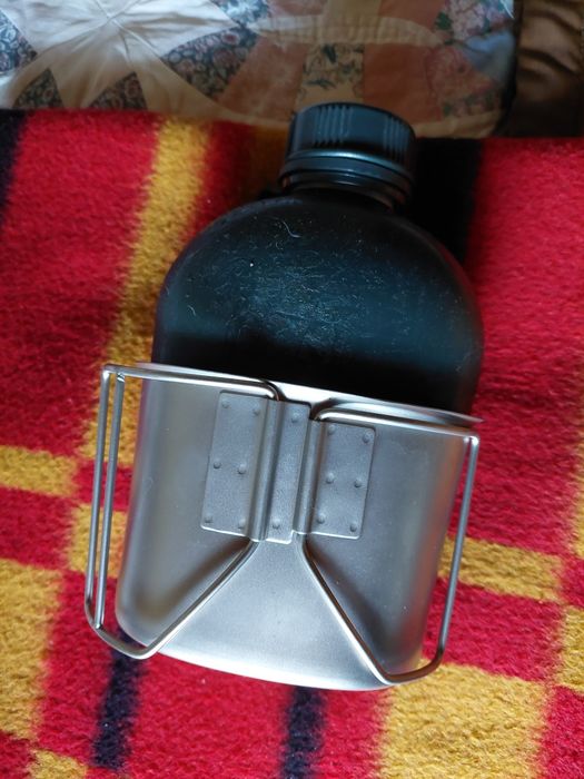 Maniarka aluminiowa + kubek stalowy