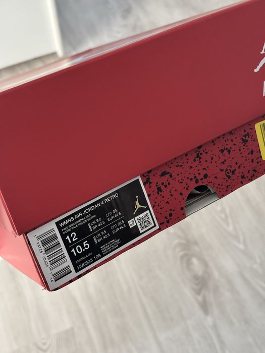 Air Jordan 4 Retro "Valentine's Day"