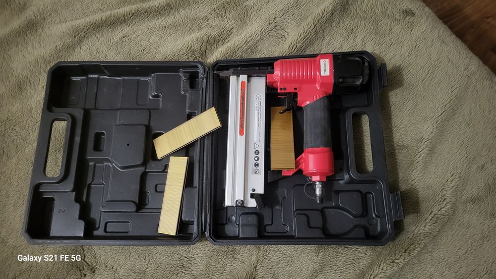 Степлер пневмотичний