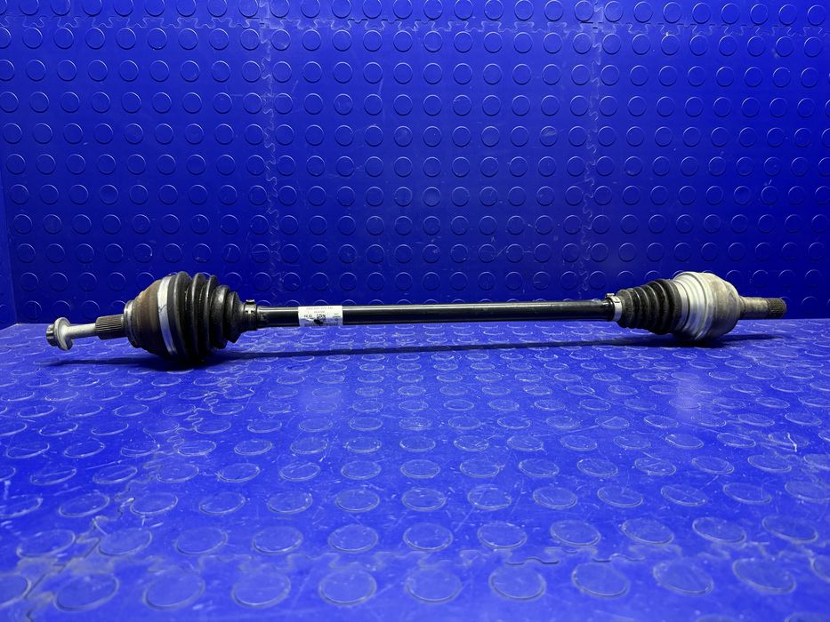 PÓLOŚ napędowa przednia prawa AUDI A3 8Y VW GOLF VIII  przegub OEM