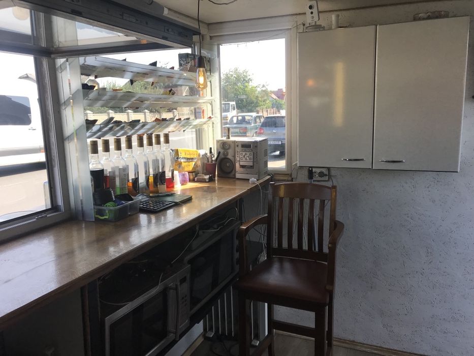 Площадка  і приміщення 60 м²