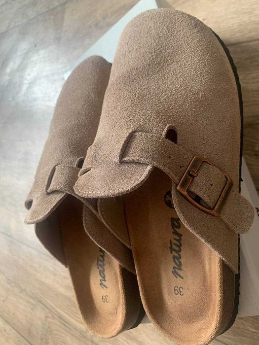 Zamszowe klapki chodaki Natura à la Birkenstock Boston, rozm. 39
