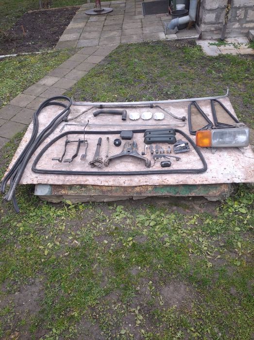 Права фара до ауді80в2